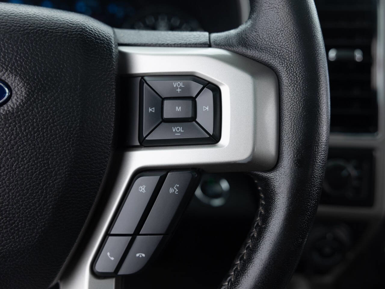 Used 2018 Ford F150 Lariat w/ Equipment Group 502A Luxury image 44