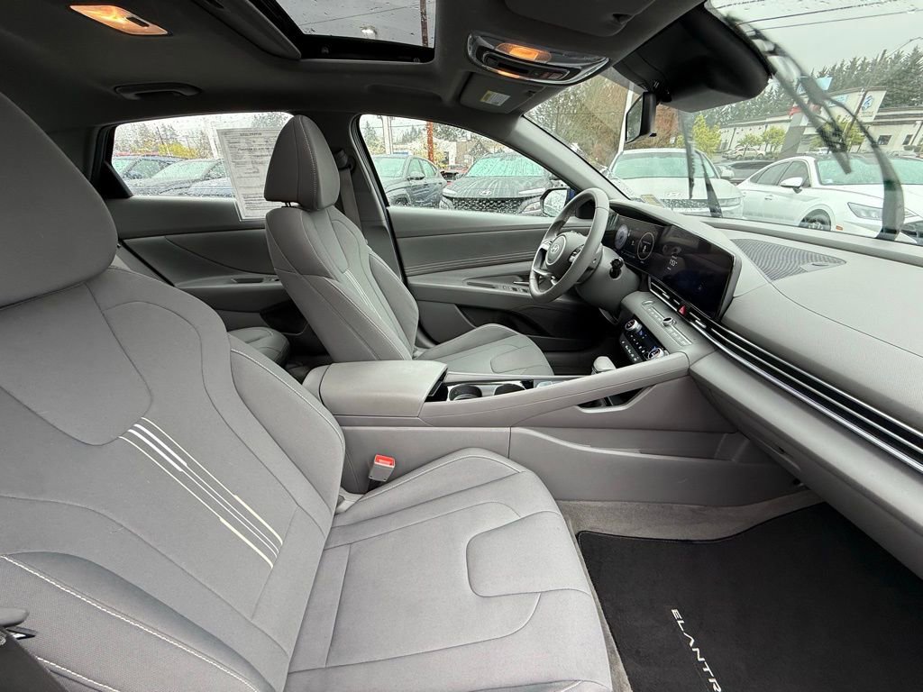 Certified 2024 Hyundai Elantra SEL w/ Convenience Package FWD image 18