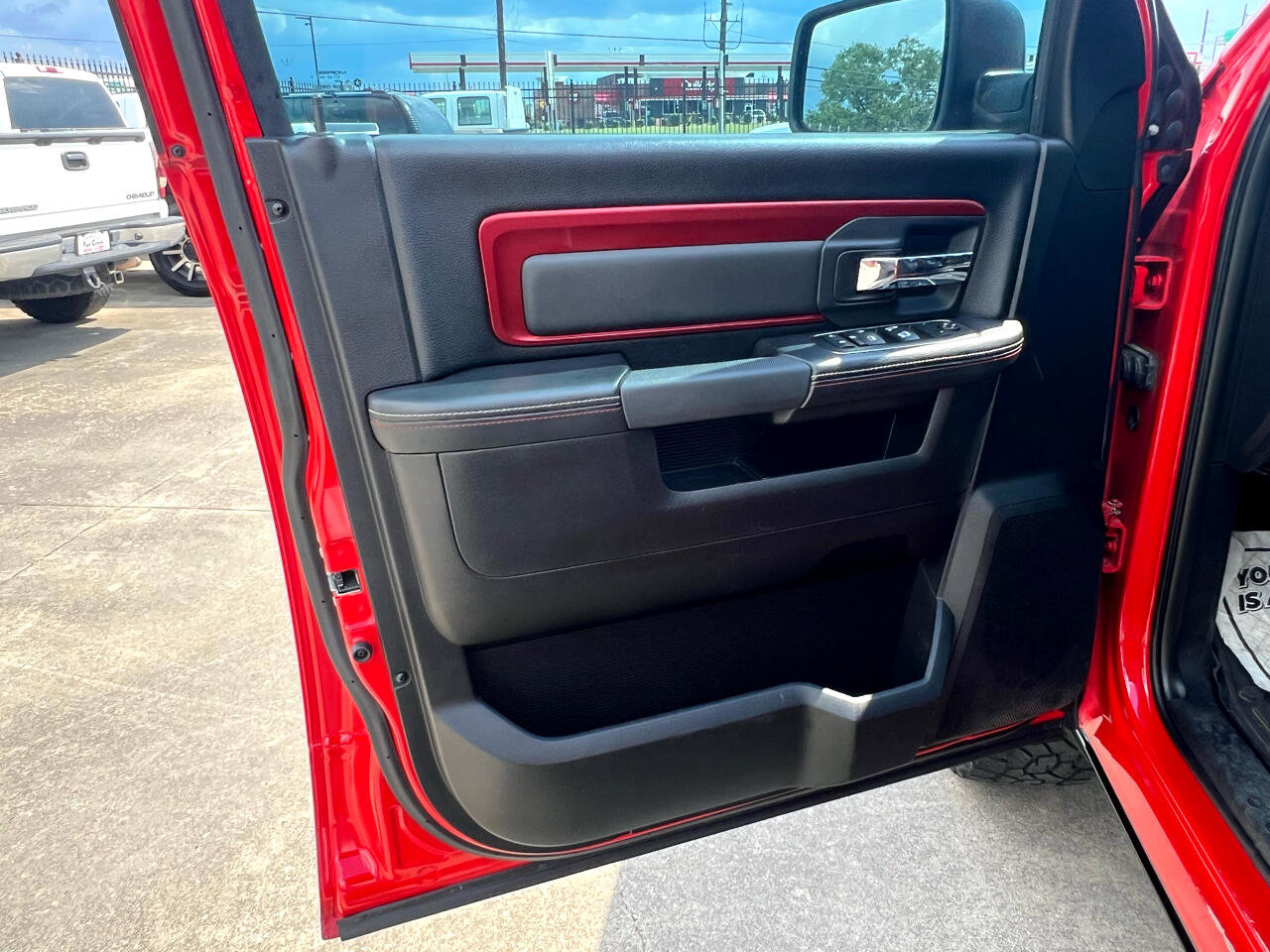 Used 2016 RAM 1500 Rebel AWD/4WD image 32