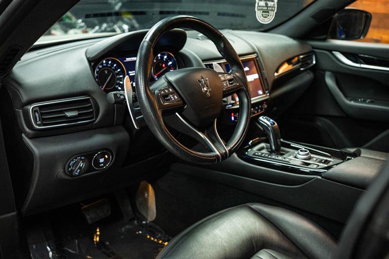 Used 2023 Maserati Levante Modena image 8