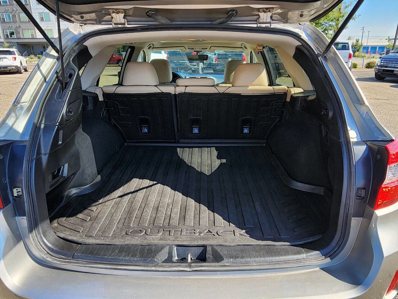 Used 2017 Subaru Outback 3.6R Limited image 27