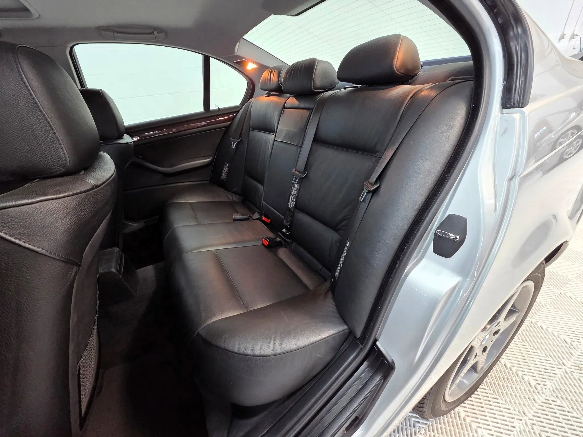 Used 2003 BMW 325i Sedan image 32