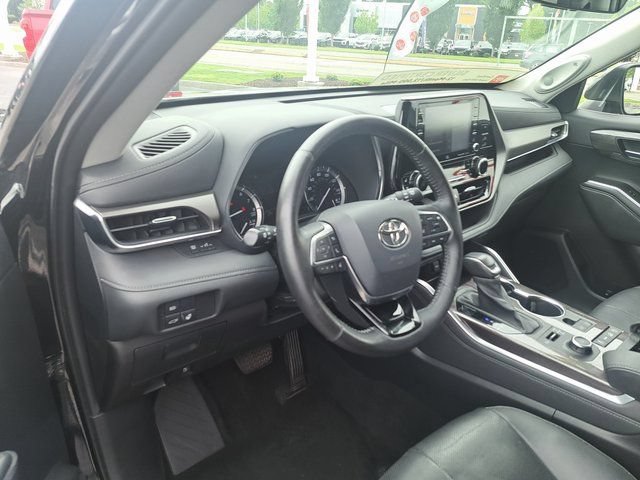 Certified 2020 Toyota Highlander Limited AWD/4WD image 13
