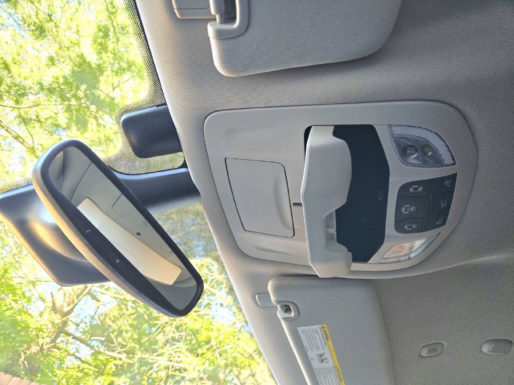 Used 2022 Chrysler Pacifica Touring-L AWD/4WD image 32