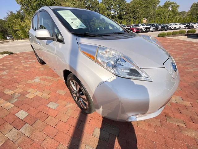 Used 2015 Nissan Leaf SL FWD image 38