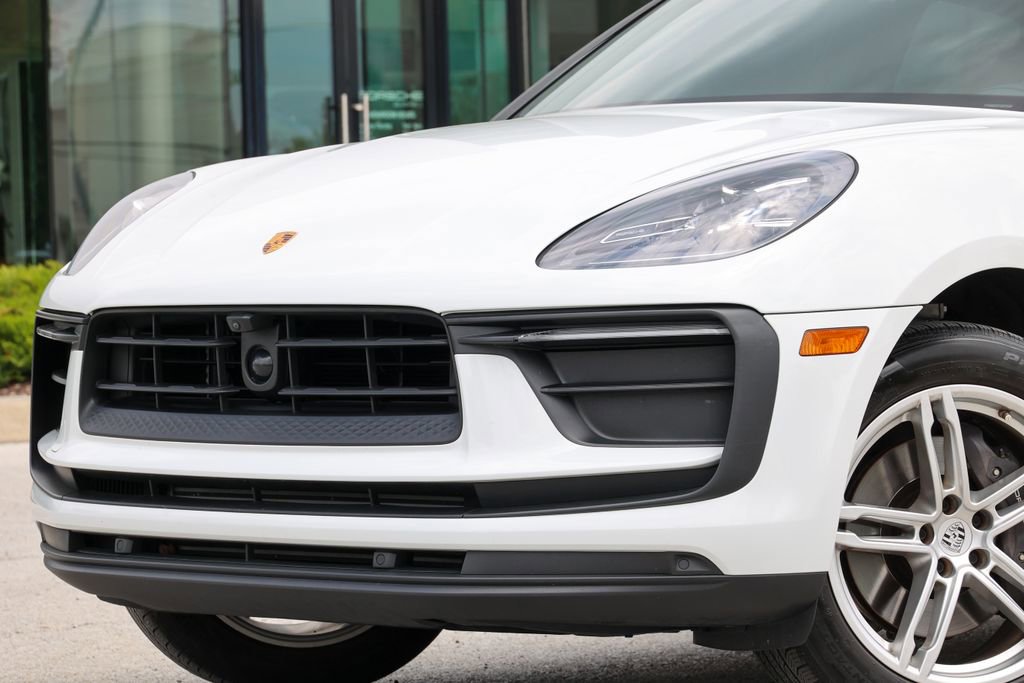 Certified 2023 Porsche Macan Turbo AWD/4WD image 7