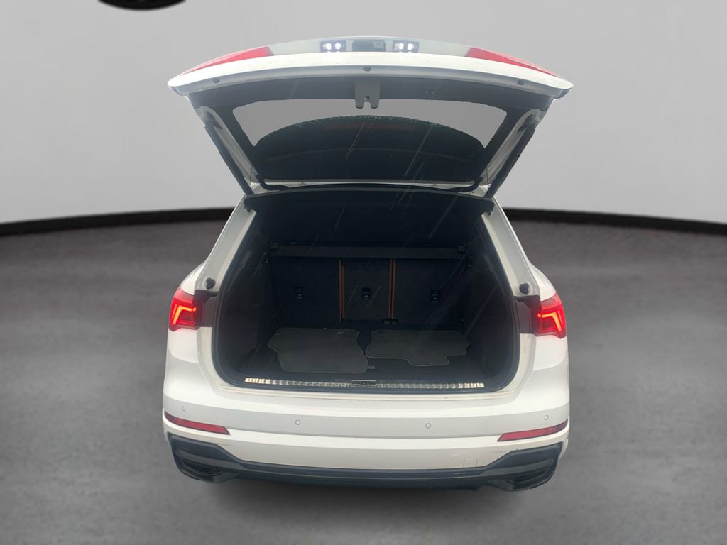 Used 2023 Audi Q3 2.0T Premium w/ Convenience Package image 11