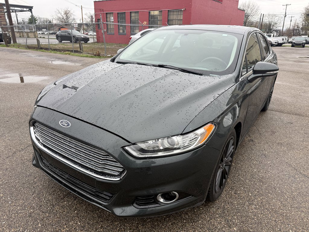 Used 2016 Ford Fusion SE w/ Equipment Group 202A image 2