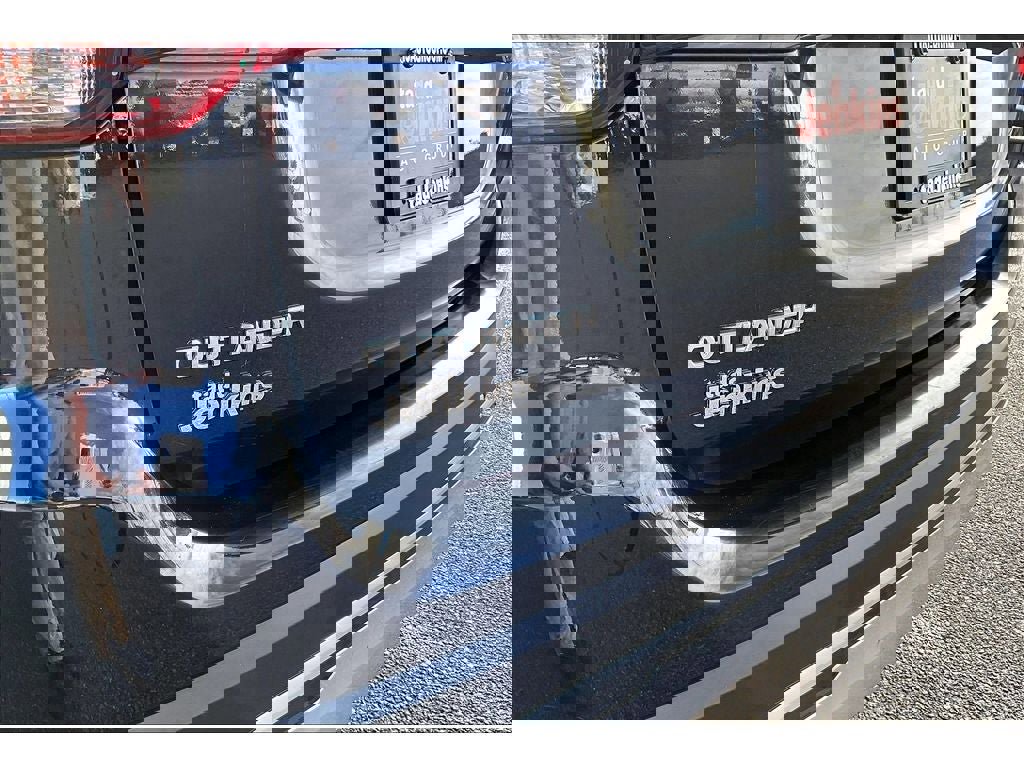 Used 2020 Mitsubishi Outlander ES image 34