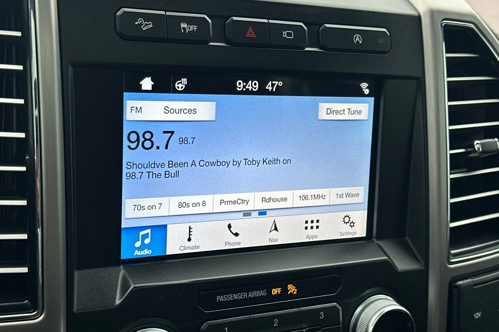 Used 2019 Ford F150 Platinum w/ Technology Package image 17