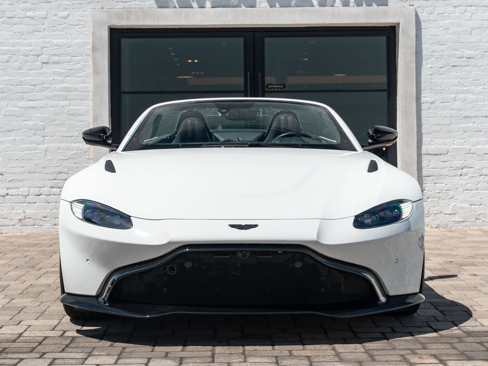Used 2023 Aston Martin V8 Vantage Roadster RWD image 15