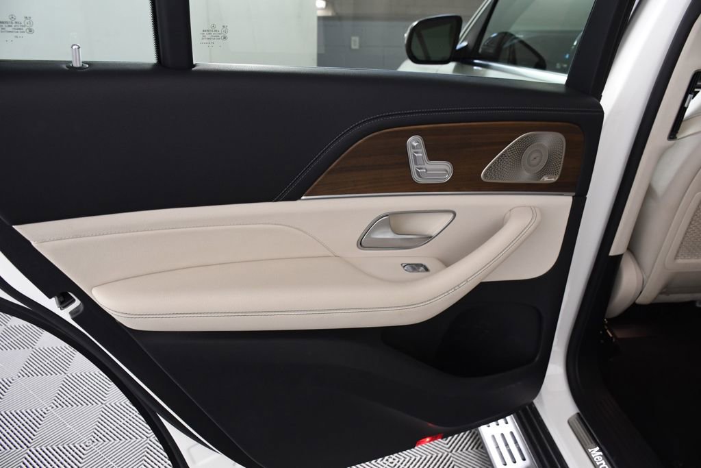 Used 2021 Mercedes-Benz GLS 580 4MATIC image 25