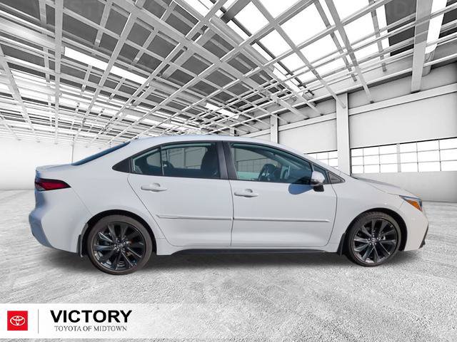 Used 2025 Toyota Corolla SE w/ SE Premium Package FWD image 2