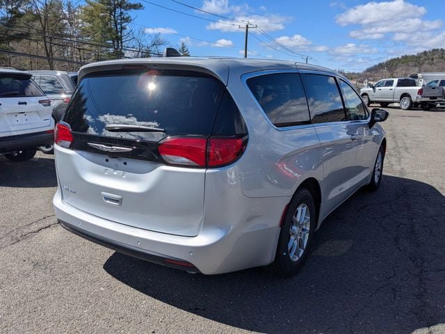 New 2026 Chrysler Voyager LX image 10