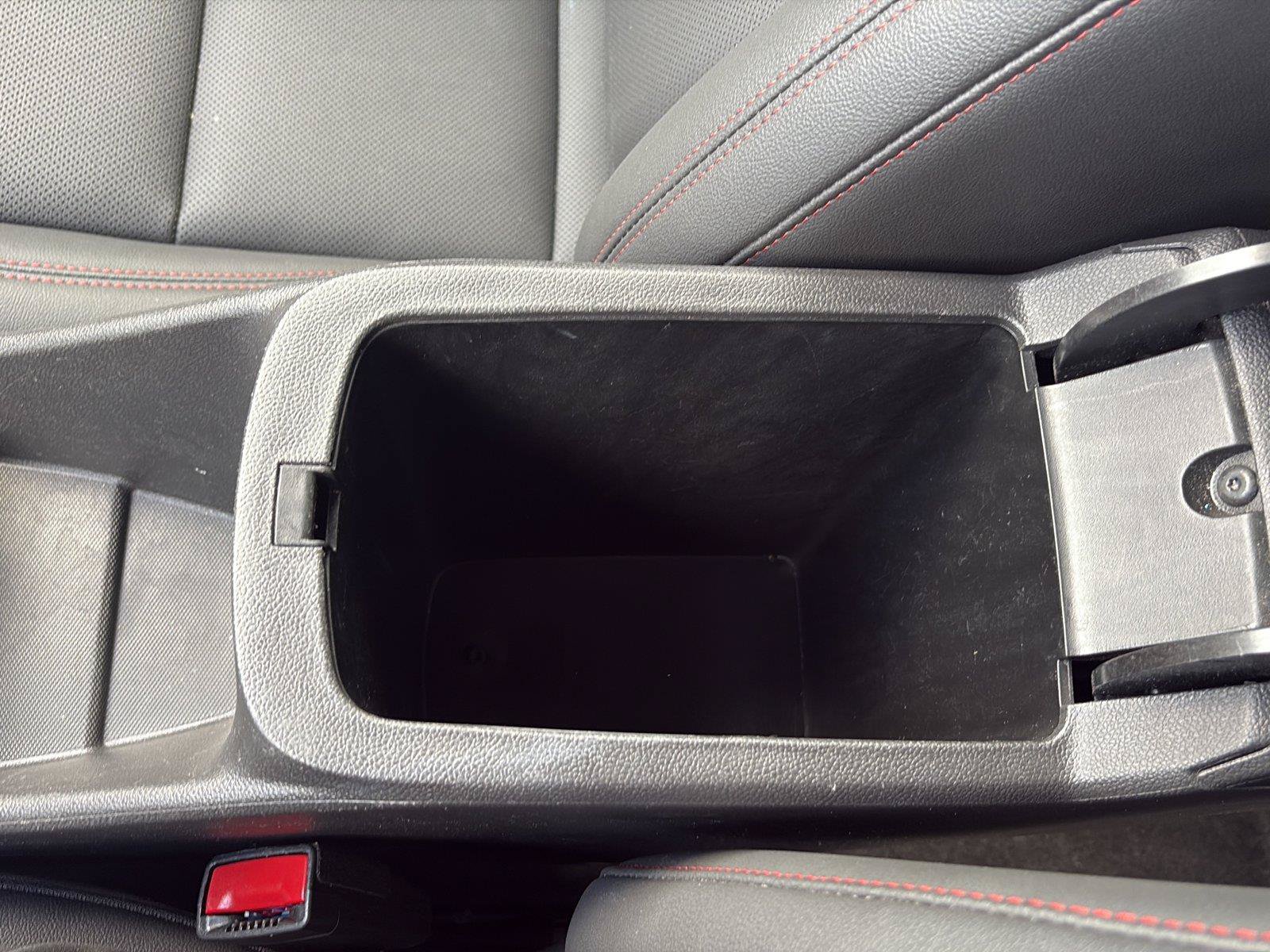 Used 2025 Chevrolet Trax RS FWD image 32
