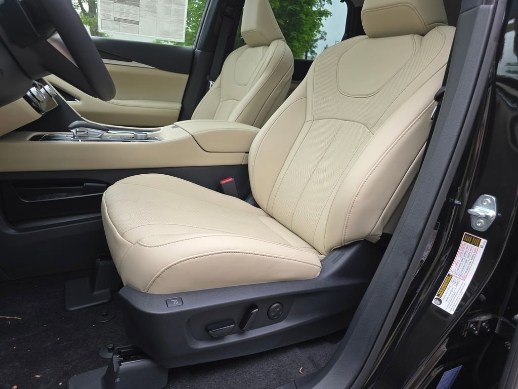 Certified 2025 INFINITI QX60 Sensory w/ Vision Package AWD/4WD image 29