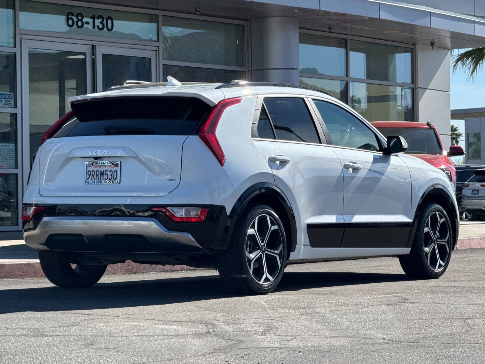 Used 2025 Kia Niro EX Touring image 3