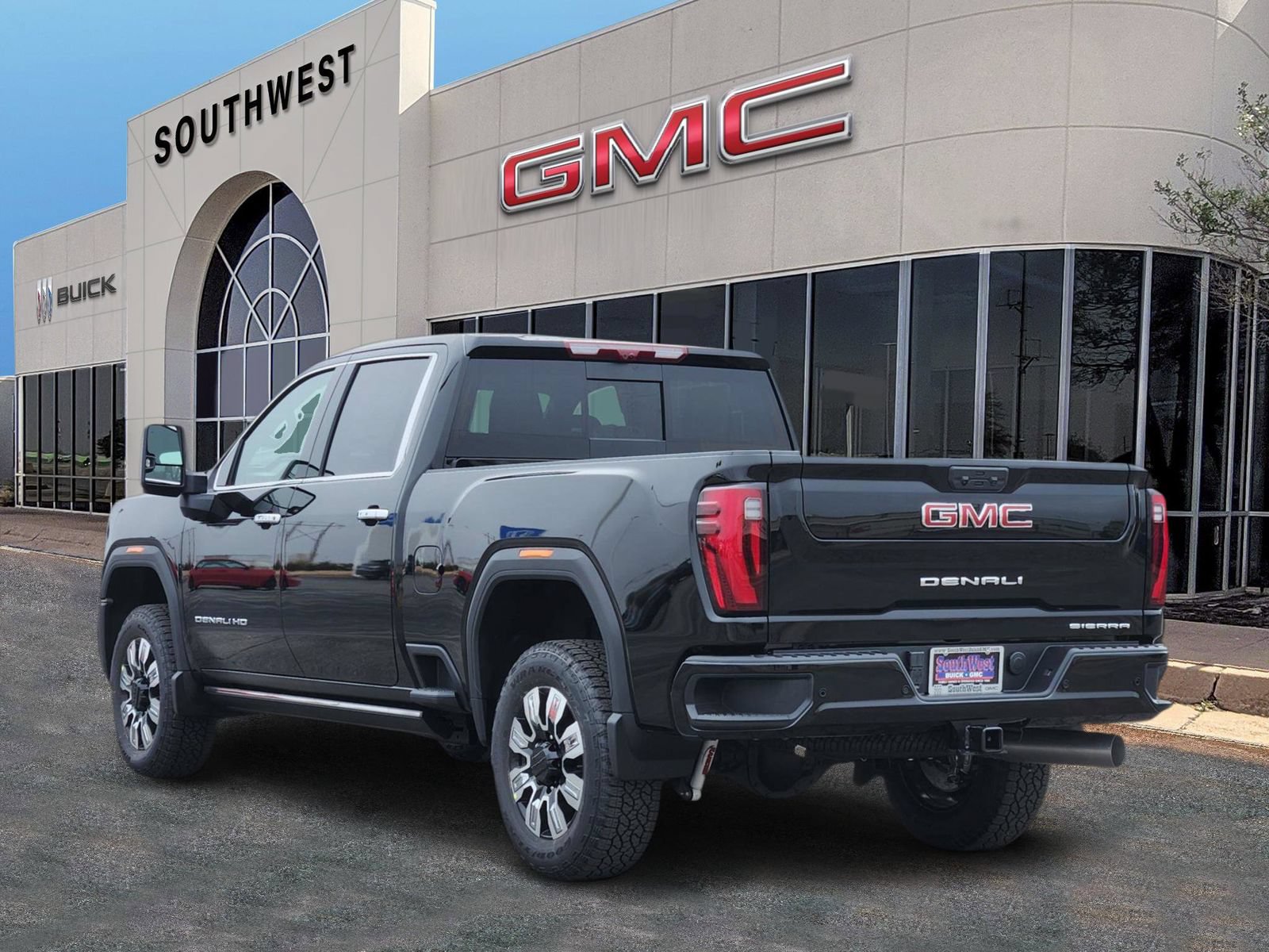New 2026 GMC Sierra 2500 Denali w/ Denali Reserve Package AWD/4WD image 4
