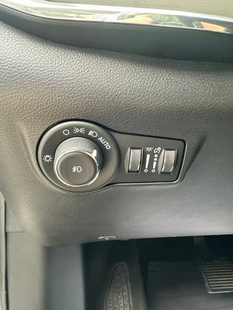 Used 2022 Jeep Compass Limited w/ Sun and Sound Group AWD/4WD image 15