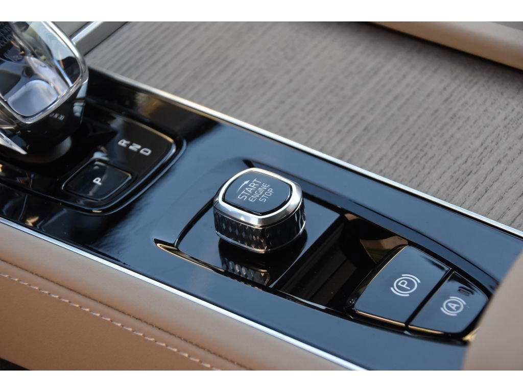 New 2026 Volvo XC90 B6 Plus w/ Protection Package Premier image 37