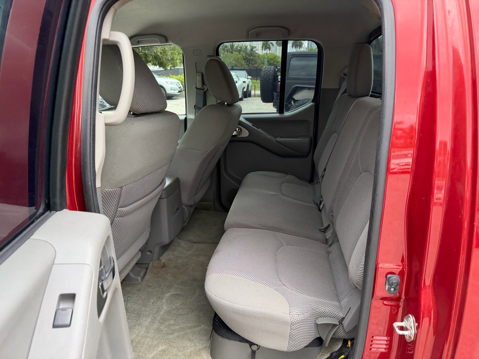 Used 2017 Nissan Frontier SV w/ SV Value Truck Package RWD image 13