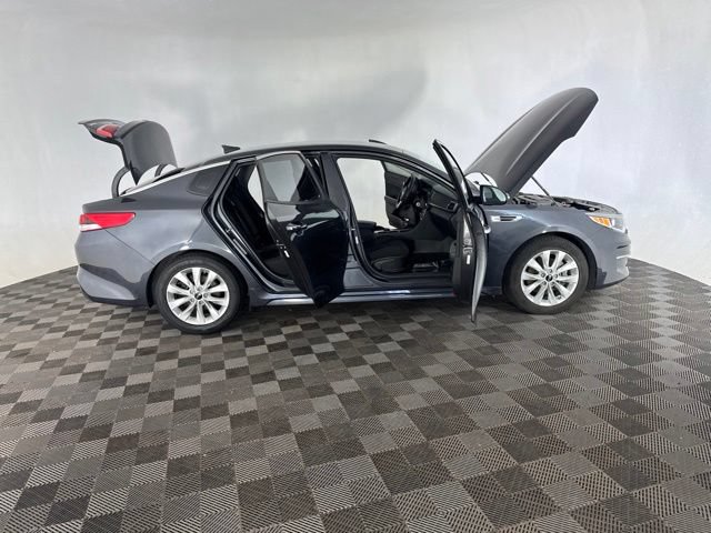 Used 2017 Kia Optima LX w/ Option Group 014 FWD image 17