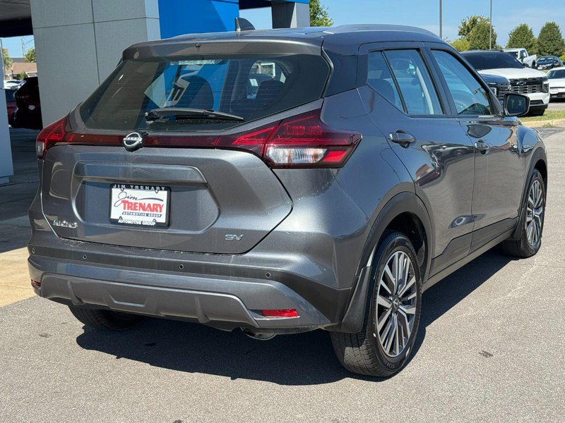 Used 2023 Nissan Kicks SV FWD image 3