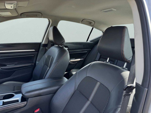 Used 2024 Nissan Altima 2.5 SR image 16