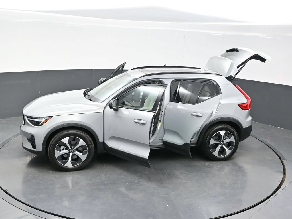 New 2026 Volvo XC40 B5 Plus w/ Protection Package Premier AWD/4WD image 40