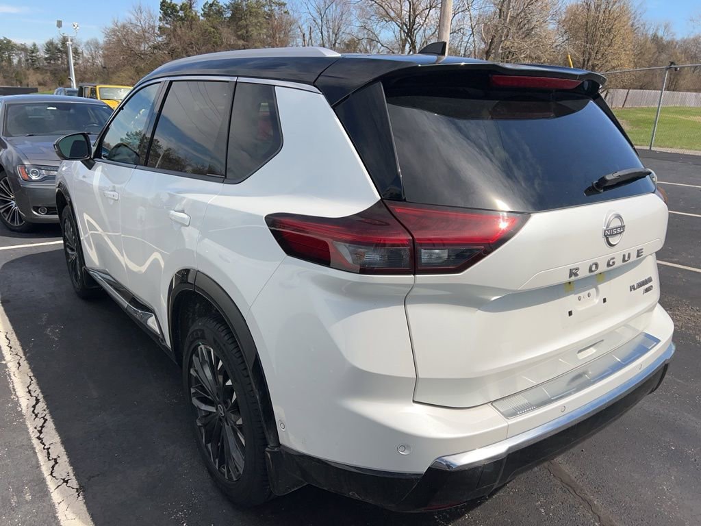 Used 2024 Nissan Rogue Platinum w/ Platinum Premium Package image 7