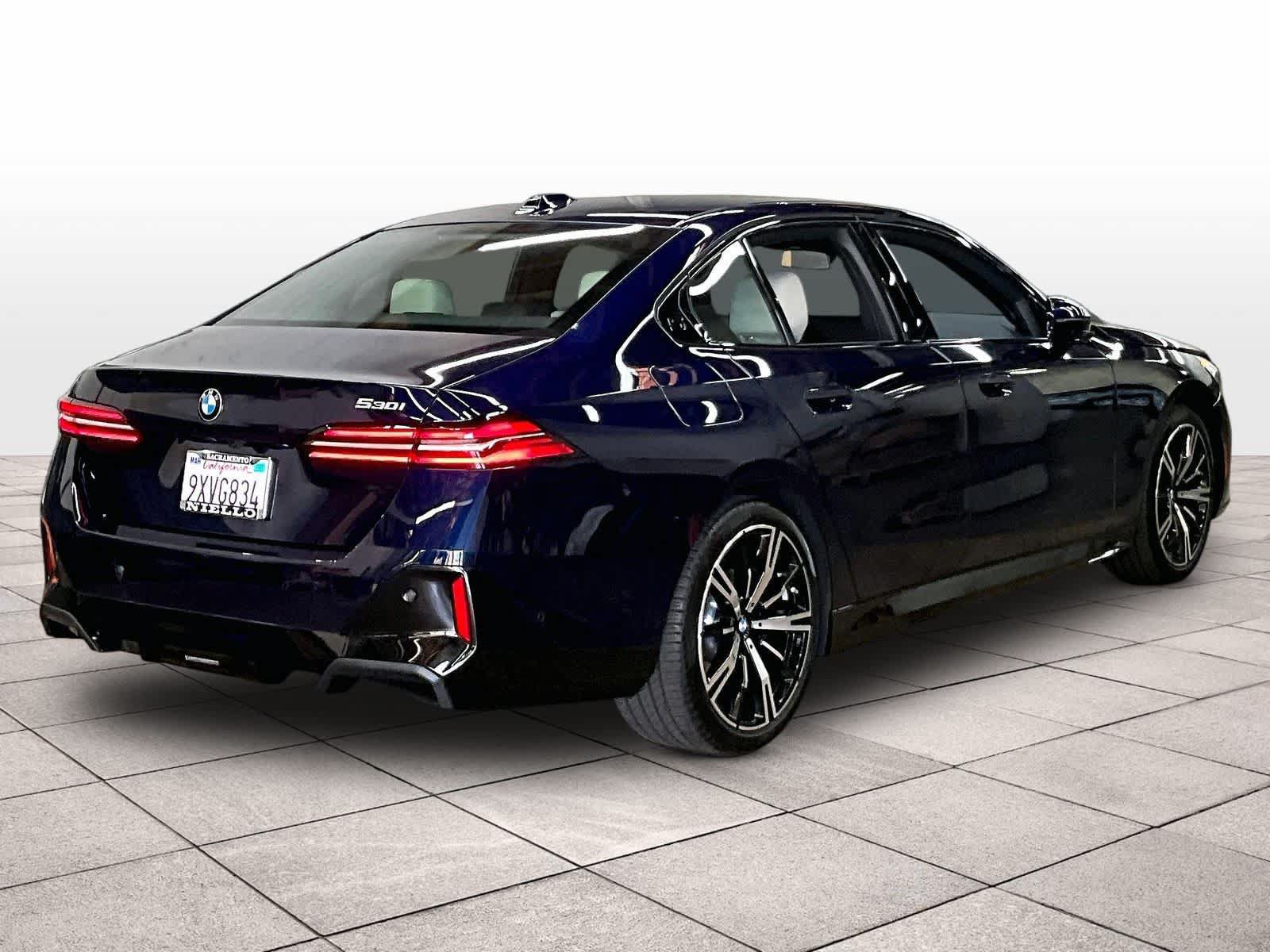 Used 2026 BMW 530i w/ M Sport Package RWD image 16