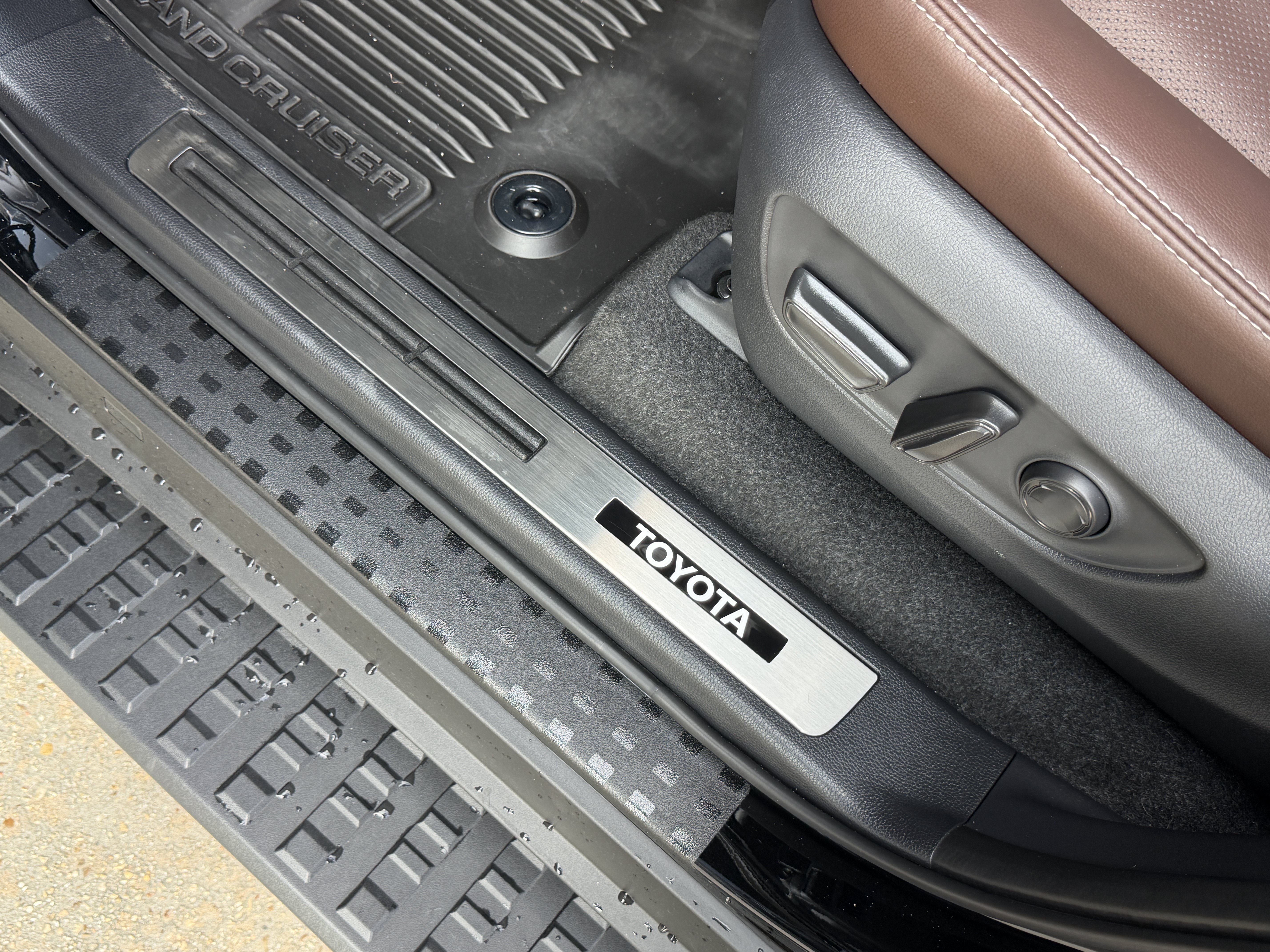 Used 2027 Toyota Land Cruiser w/ Premium Package AWD/4WD image 31