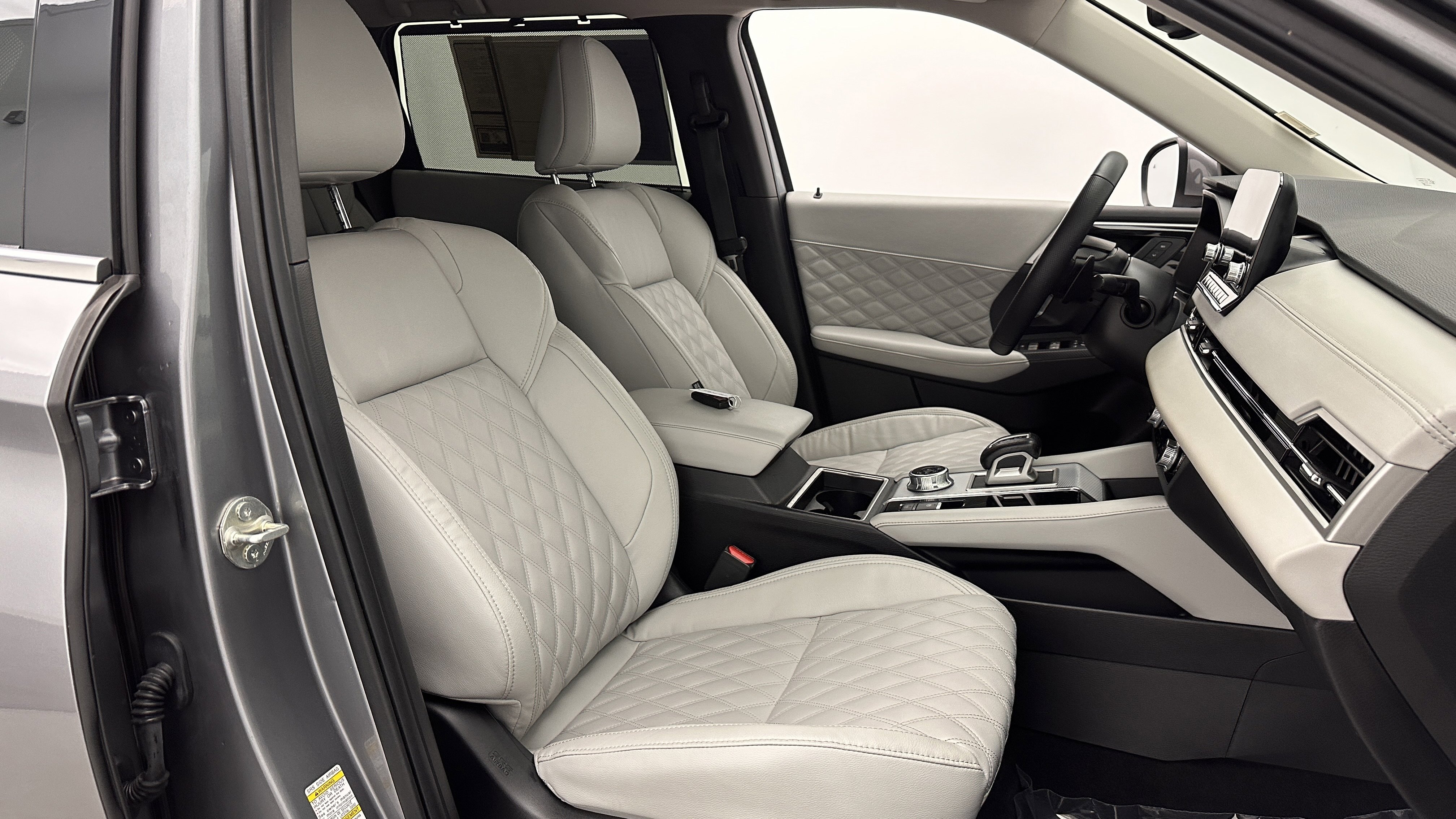 Used 2024 Mitsubishi Outlander SEL FWD image 37