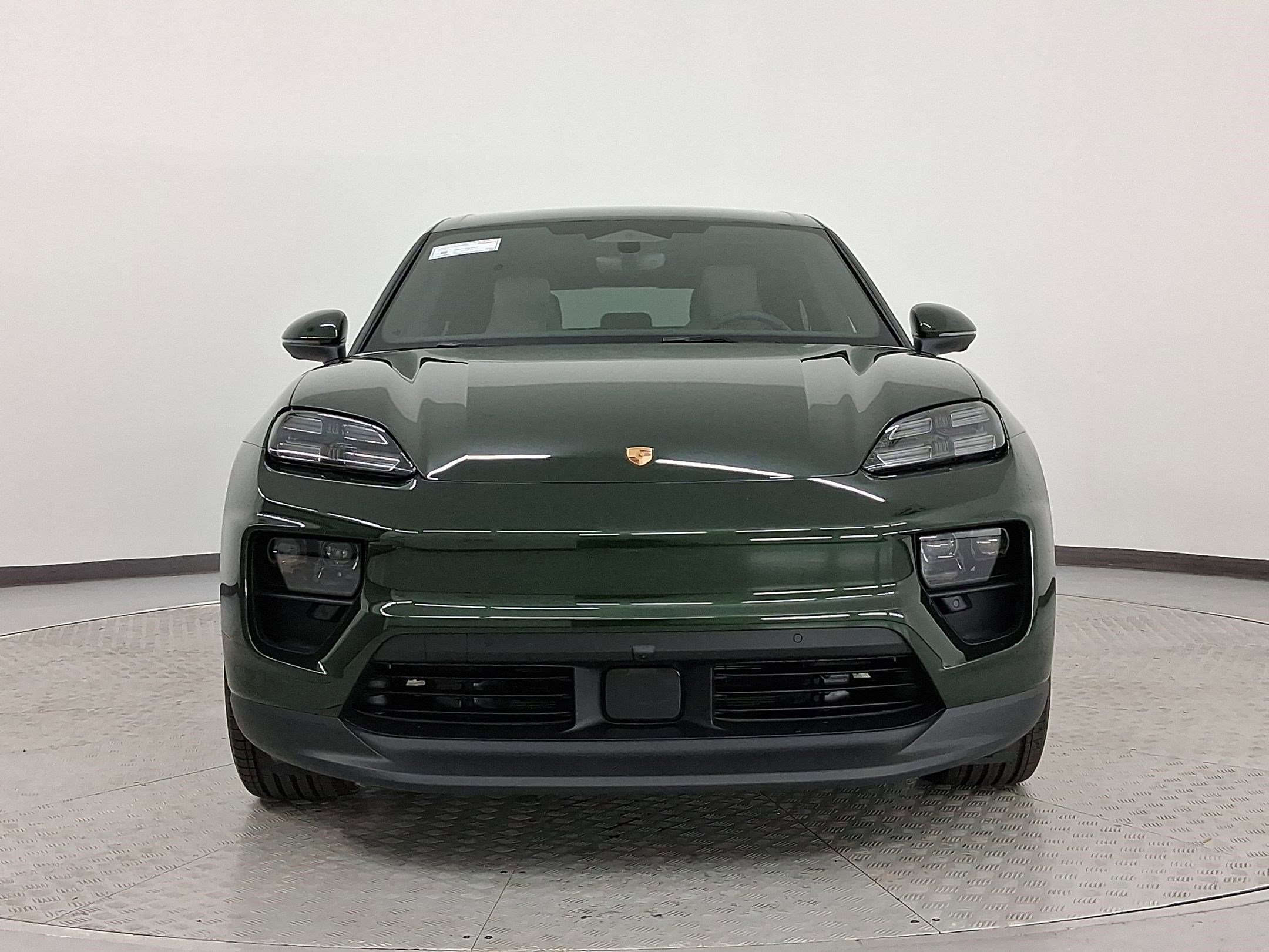Used 2026 Porsche Macan image 6