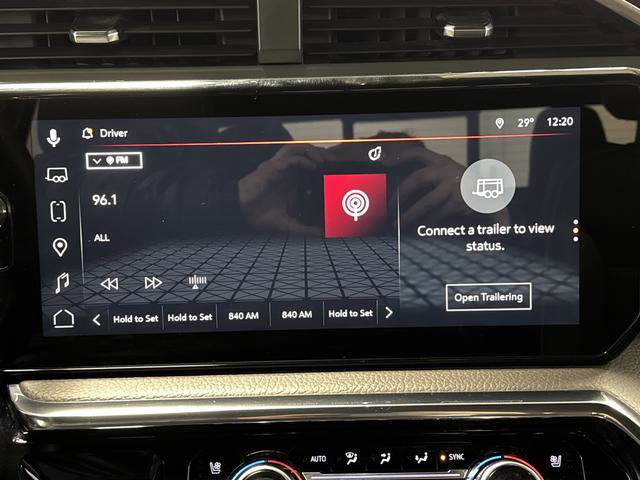 Used 2025 GMC Sierra 3500 Denali w/ Denali Reserve Package image 19