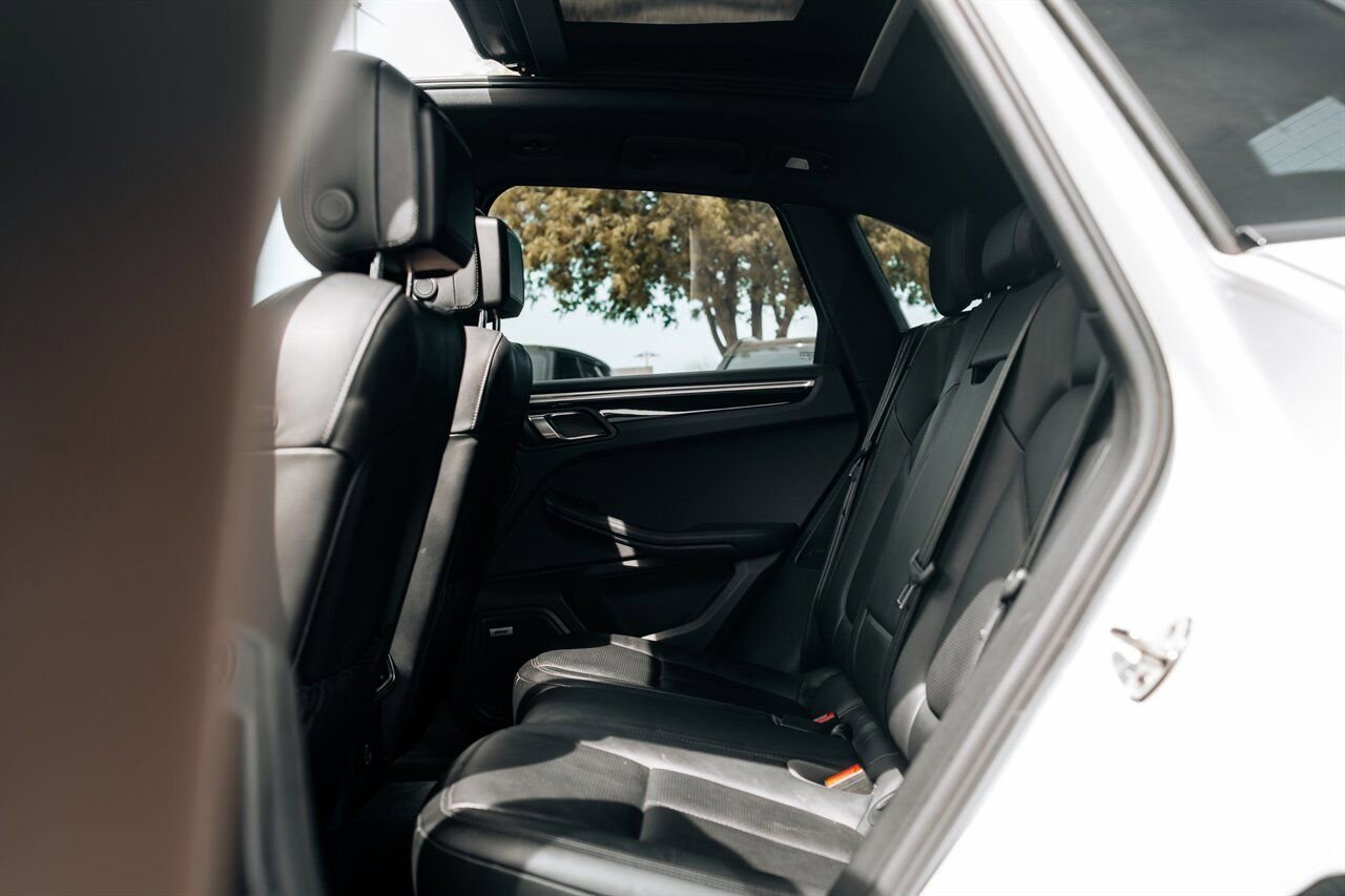 Used 2018 Porsche Macan S image 36