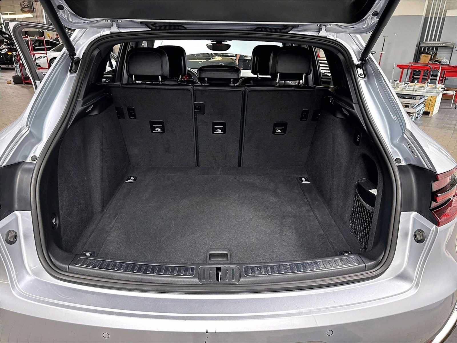 Used 2017 Porsche Macan GTS AWD/4WD image 39
