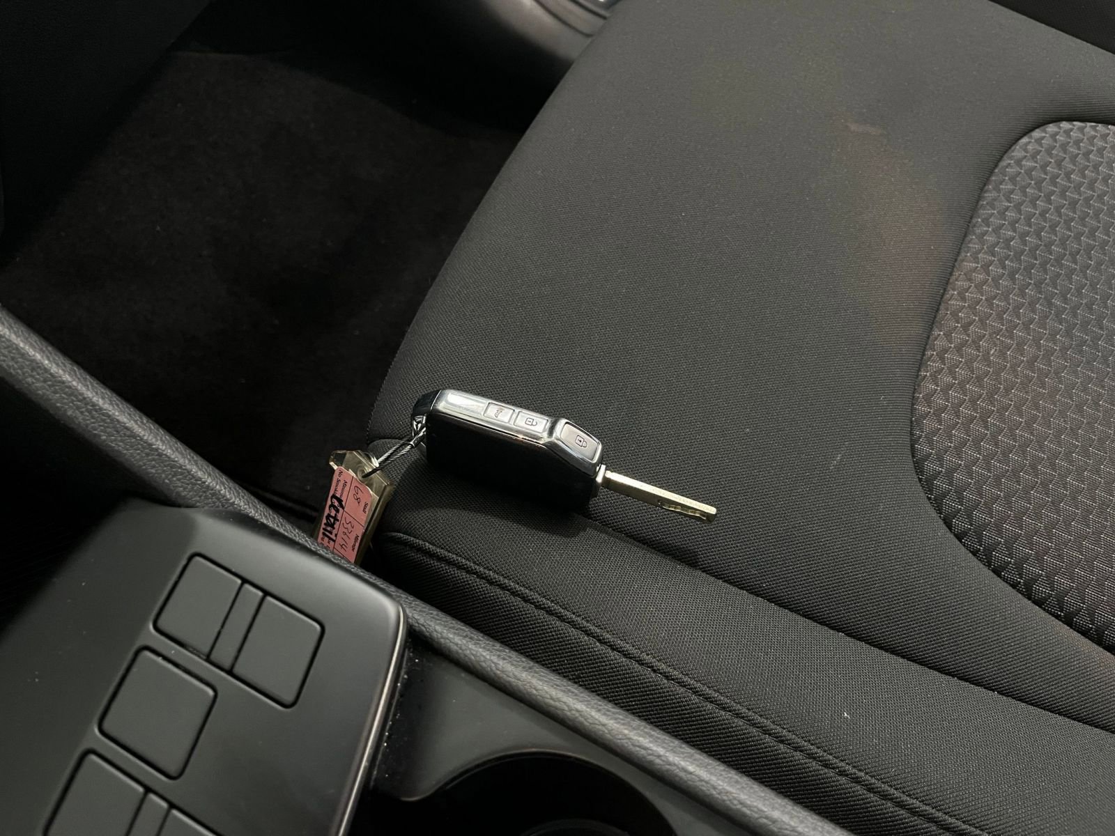 Used 2025 Kia Sportage LX image 21