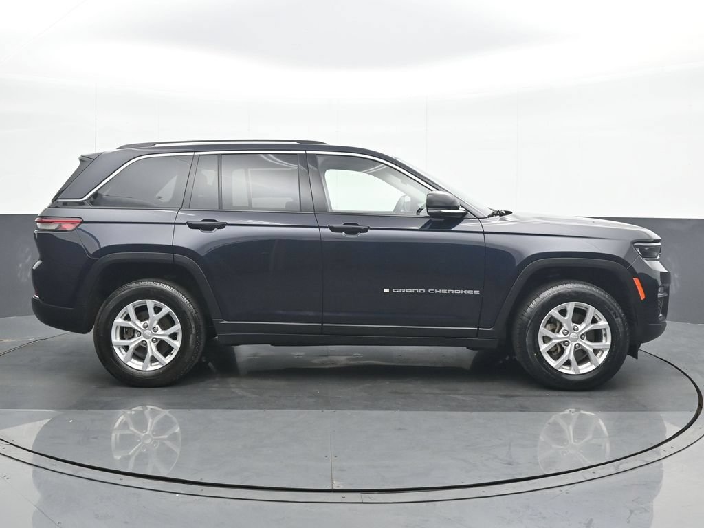 Used 2023 Jeep Grand Cherokee Limited AWD/4WD image 7