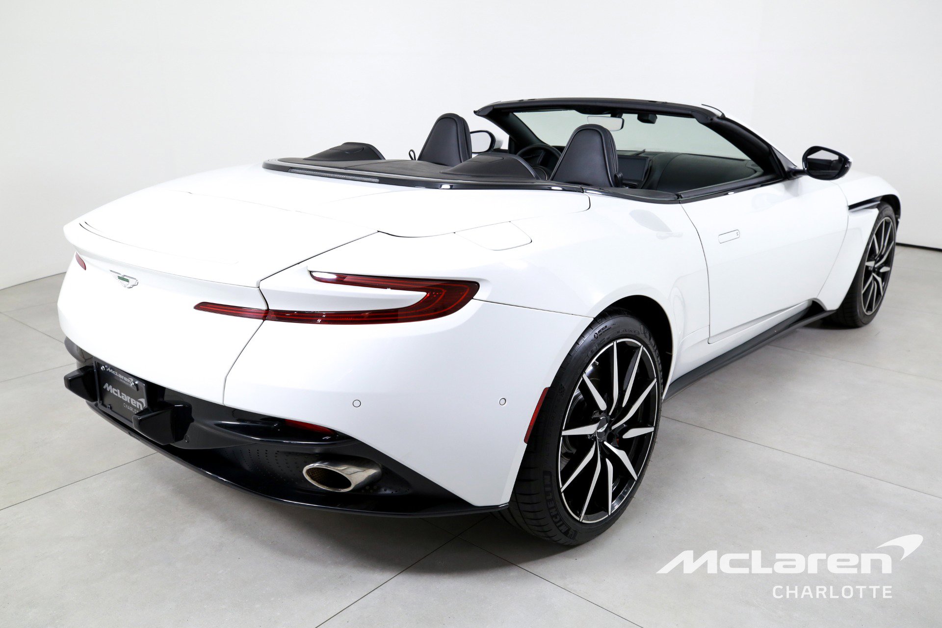 Used 2020 Aston Martin DB11 Volante RWD image 9