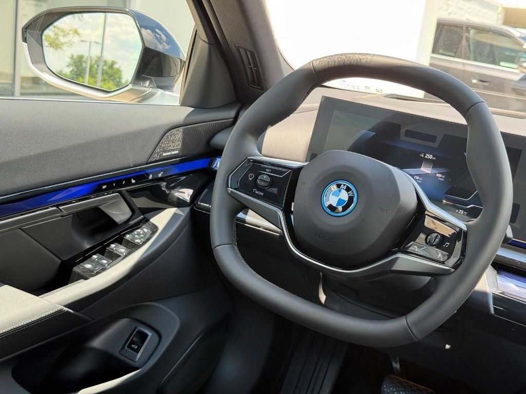 New 2027 BMW i5 xDrive40 AWD/4WD image 9