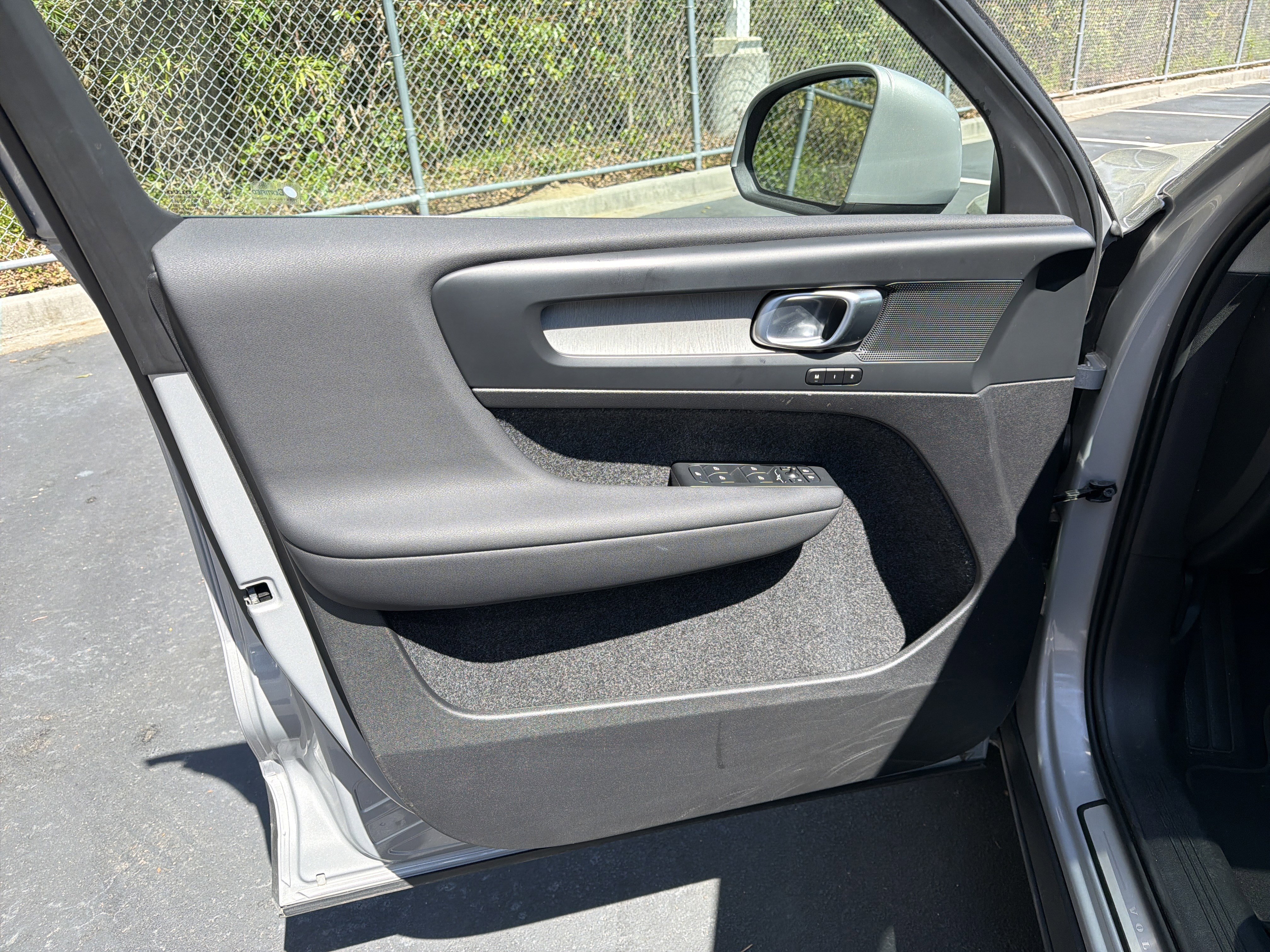 Certified 2025 Volvo XC40 B5 Core image 14