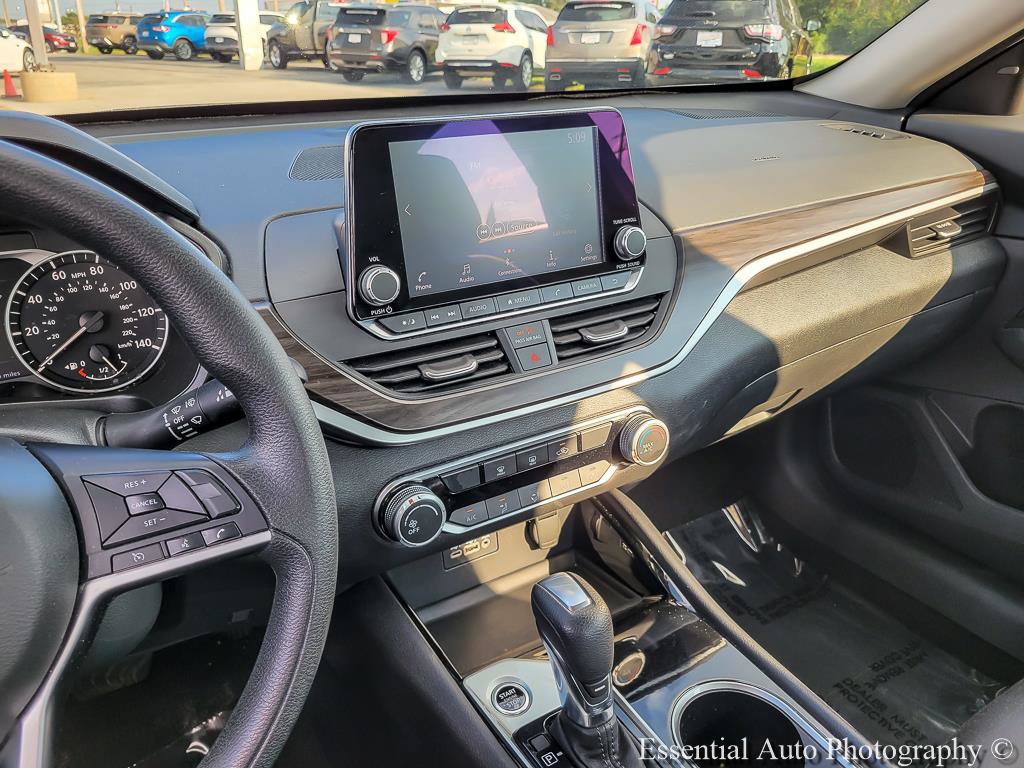 Used 2024 Nissan Altima 2.5 SV FWD image 23