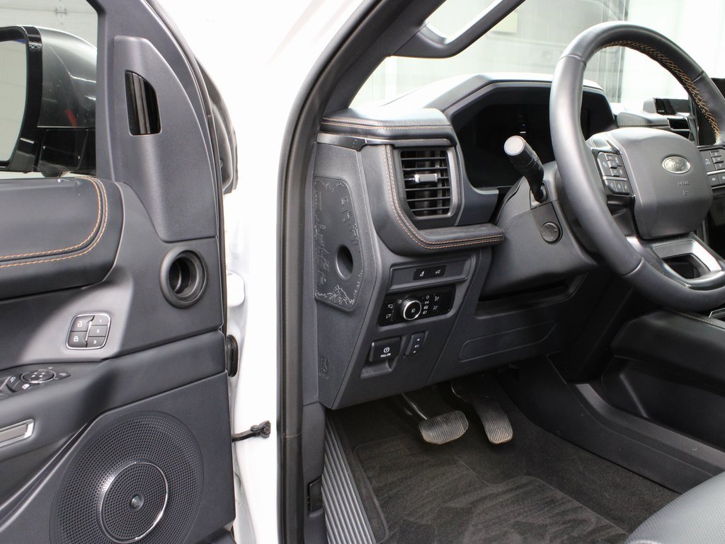 Used 2024 Ford Expedition Platinum image 60
