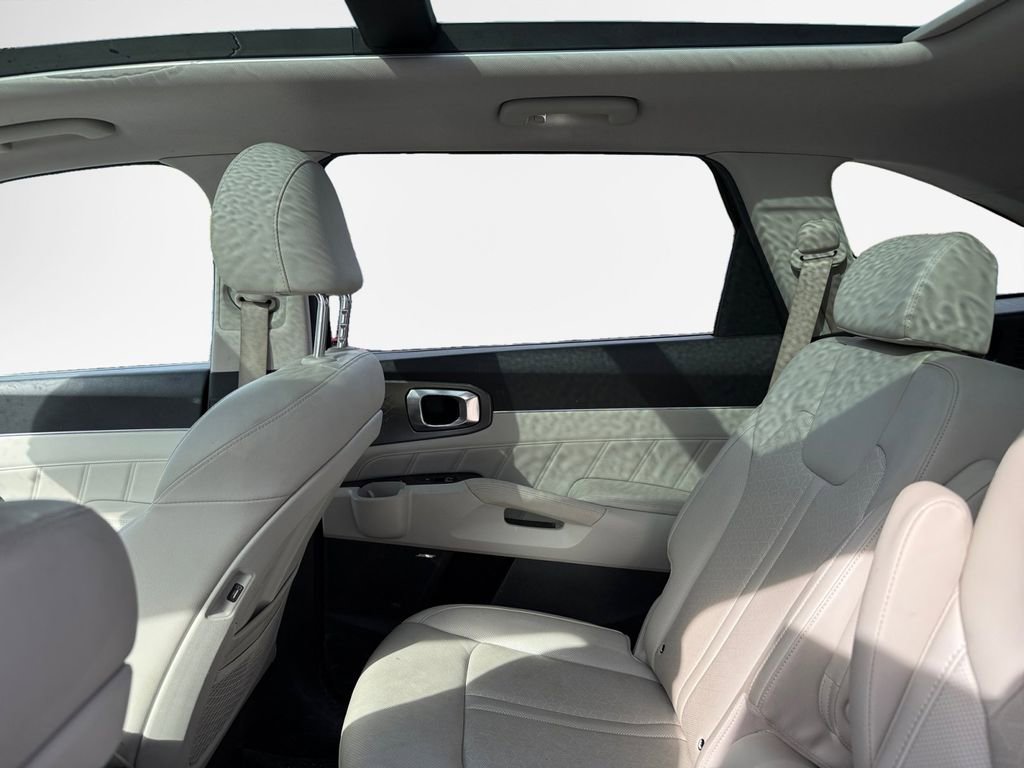 Certified 2022 Kia Sorento SX Prestige w/ Panoramic Sunroof Package image 24
