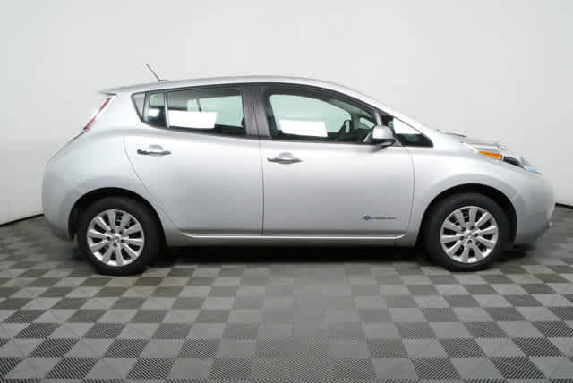 Used 2017 Nissan Leaf S w/ Charge Package FWD video 2