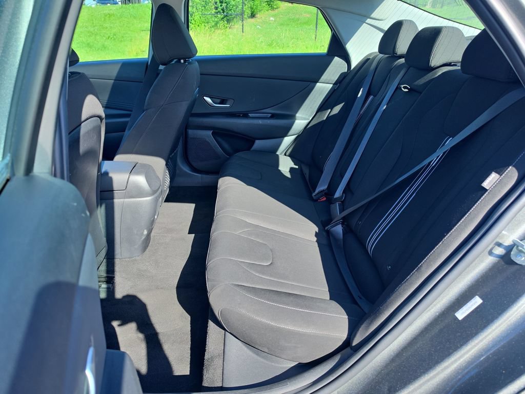 Used 2025 Hyundai Elantra SEL FWD image 30