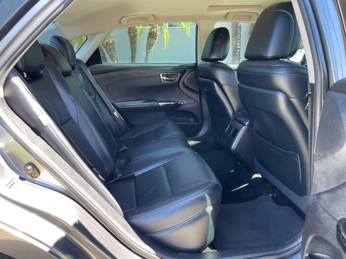 Used 2014 Toyota Avalon XLE Touring FWD image 25