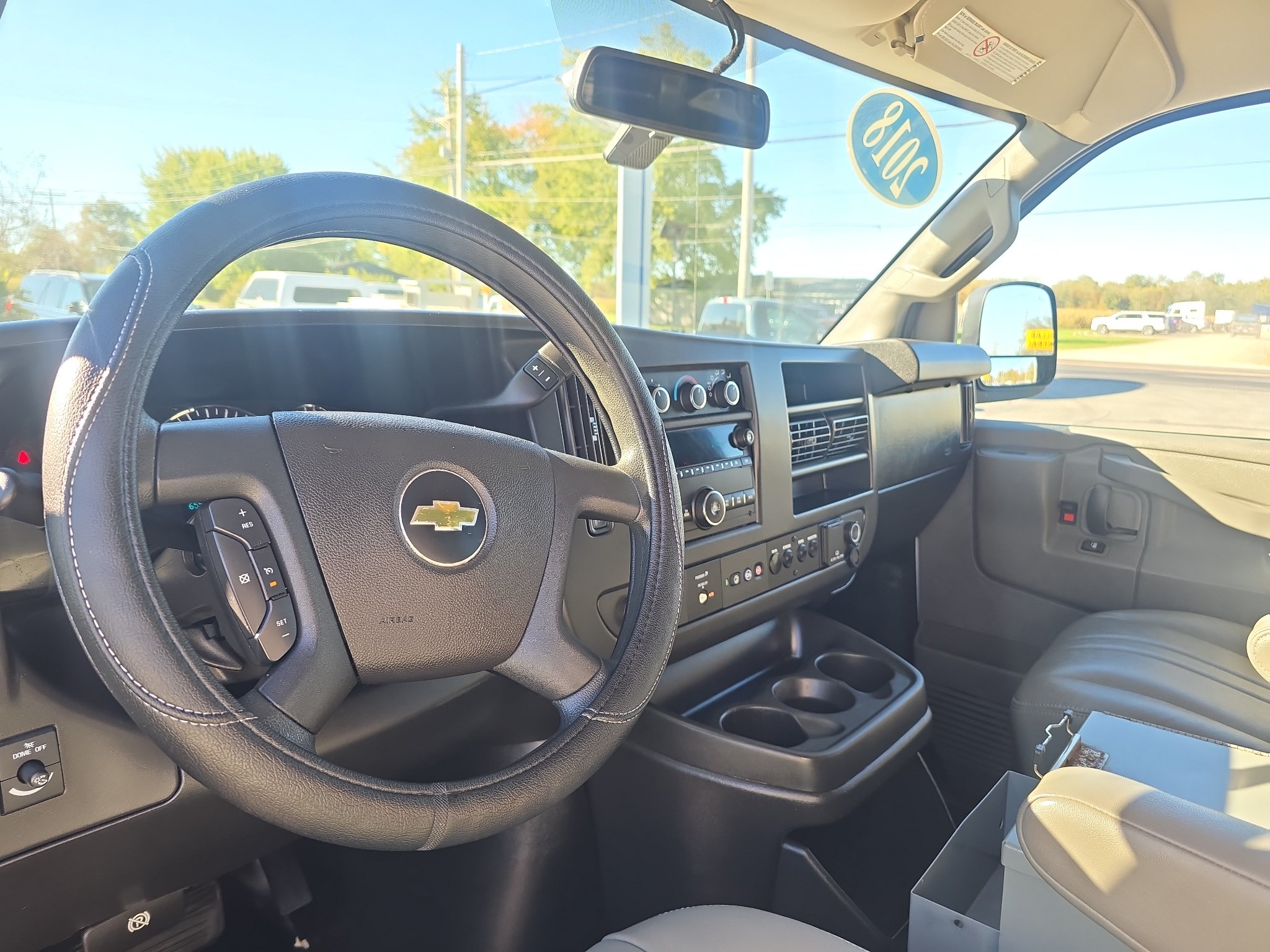 Used 2018 Chevrolet Express 2500 w/ Driver Convenience Package RWD image 8