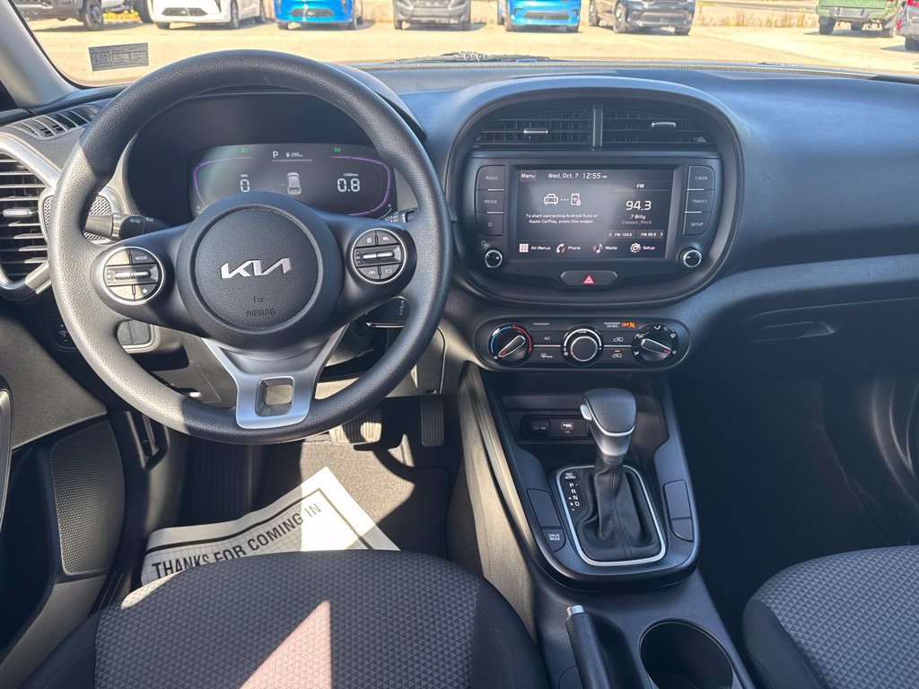 Used 2023 Kia Soul LX w/ Option Group 015 FWD image 8